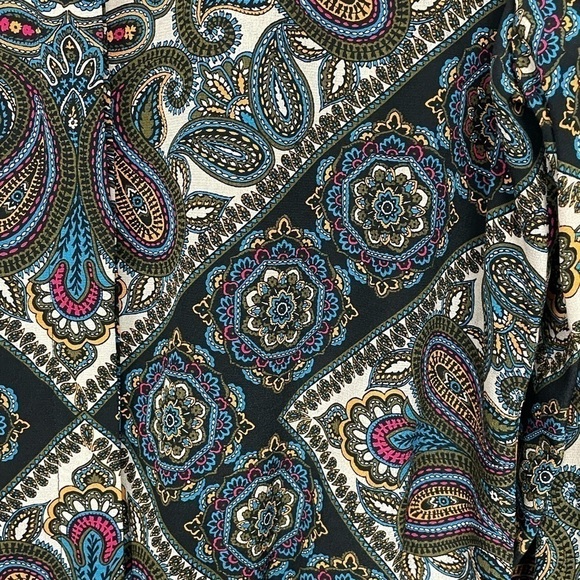 TRINA Turk 100% Silk Paisley Button Down Elastic Waist Long Sleeve Blouse, Small - Picture 4 of 8